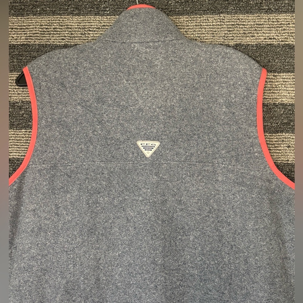 Columbia PFG Heather Gray Fleece Vest with Coral Trim Women’s XL EUC - Picture 8 of 9